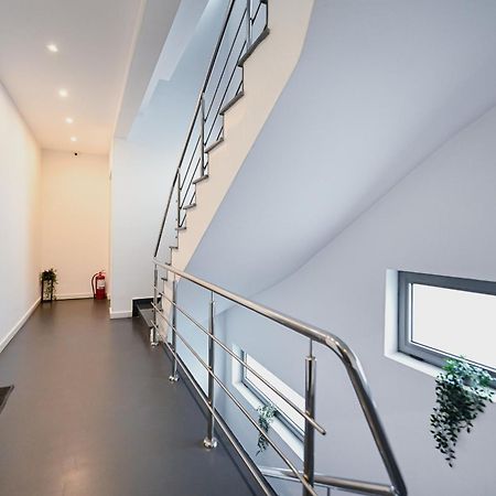 Urban Elegance - Stylish Central Accommodation Bukares Bagian luar foto