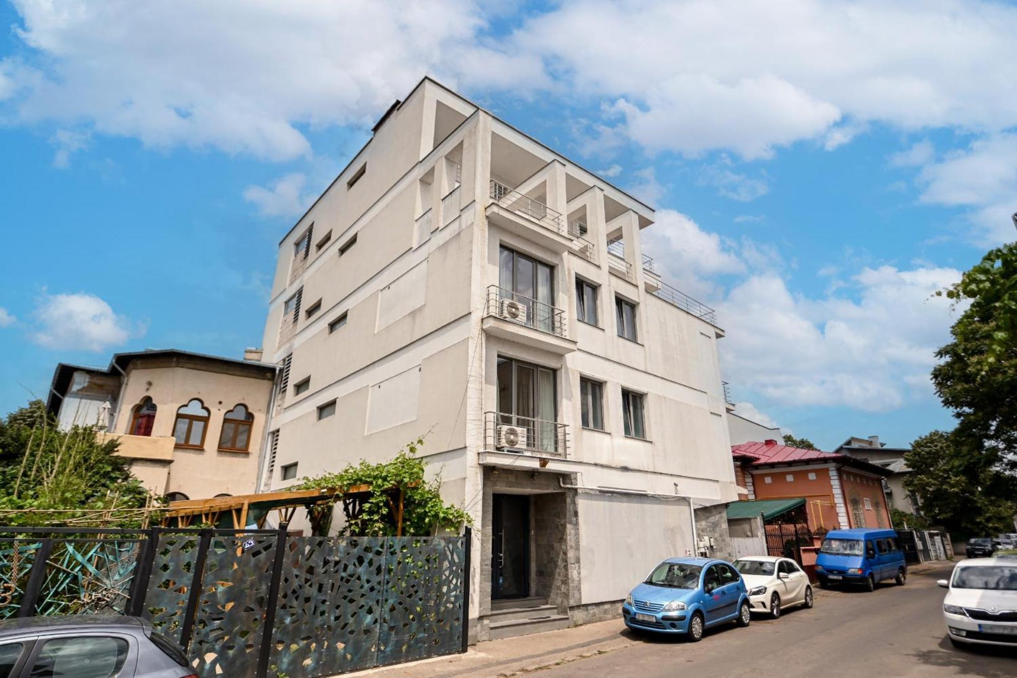 Urban Elegance - Stylish Central Accommodation Bukares Bagian luar foto