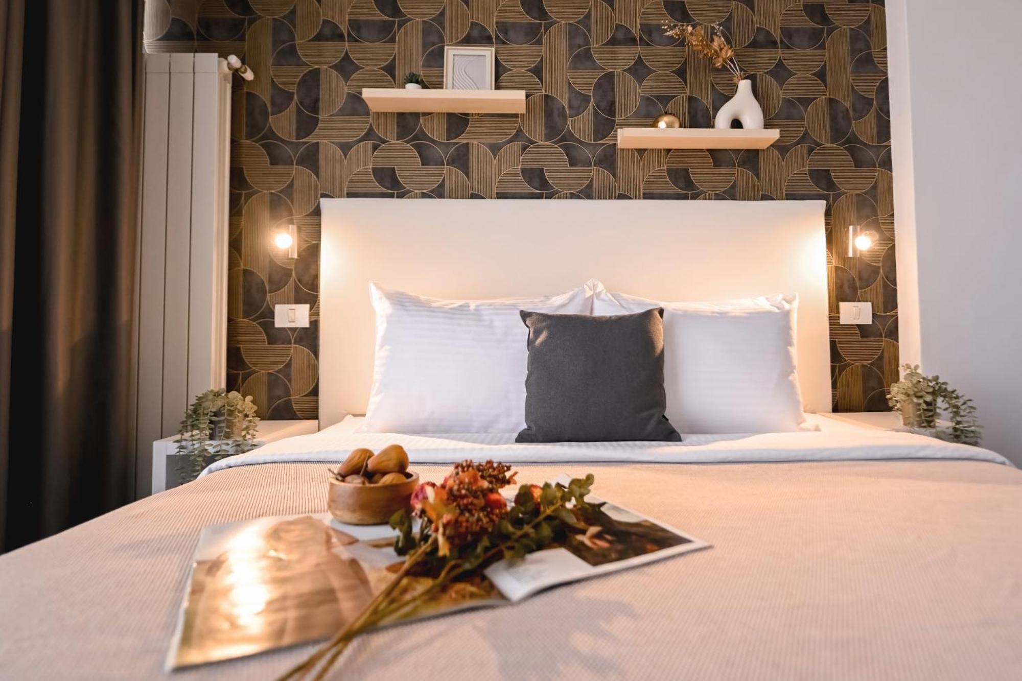 Urban Elegance - Stylish Central Accommodation Bukares Bagian luar foto