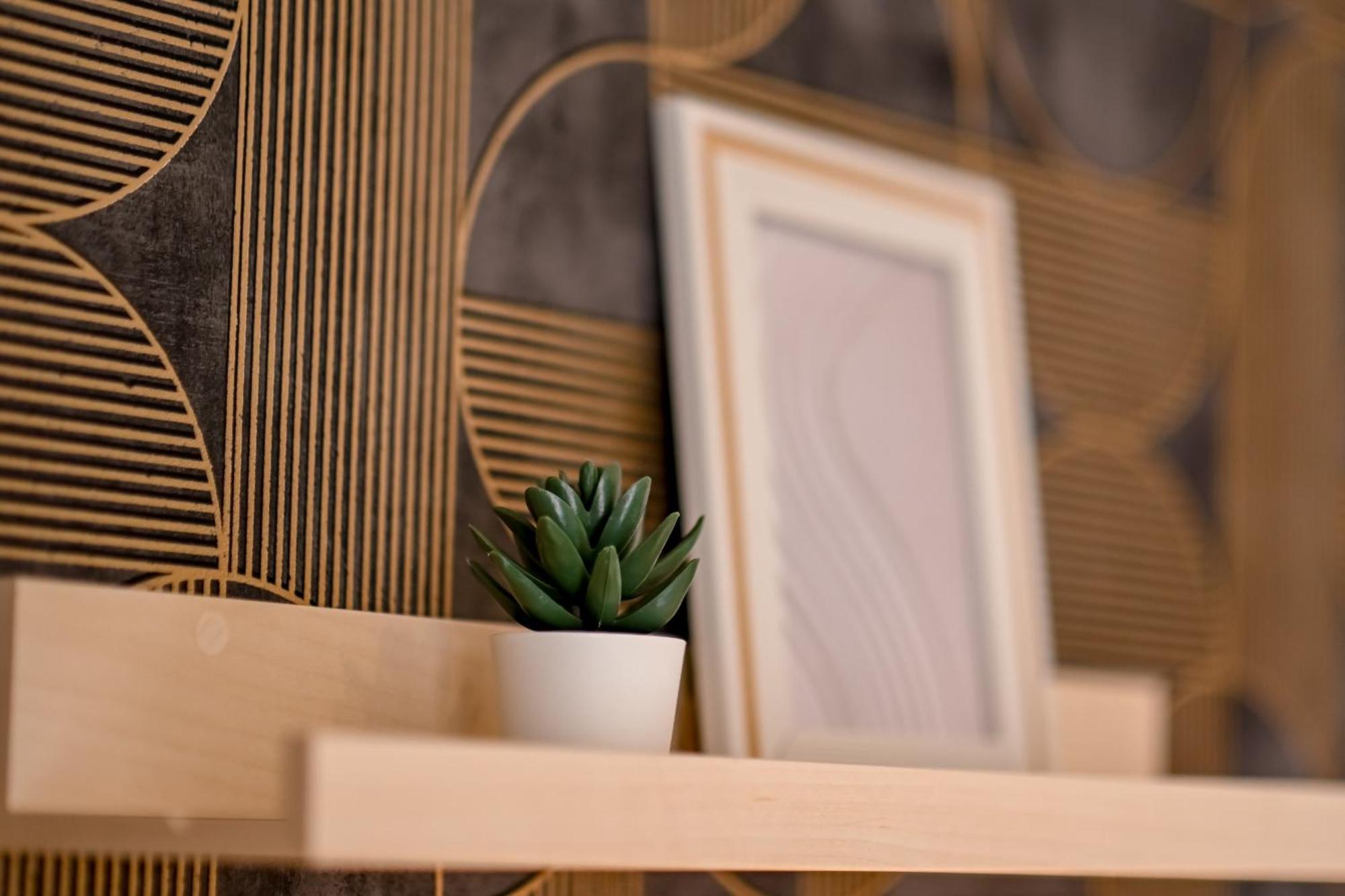 Urban Elegance - Stylish Central Accommodation Bukares Ruang foto