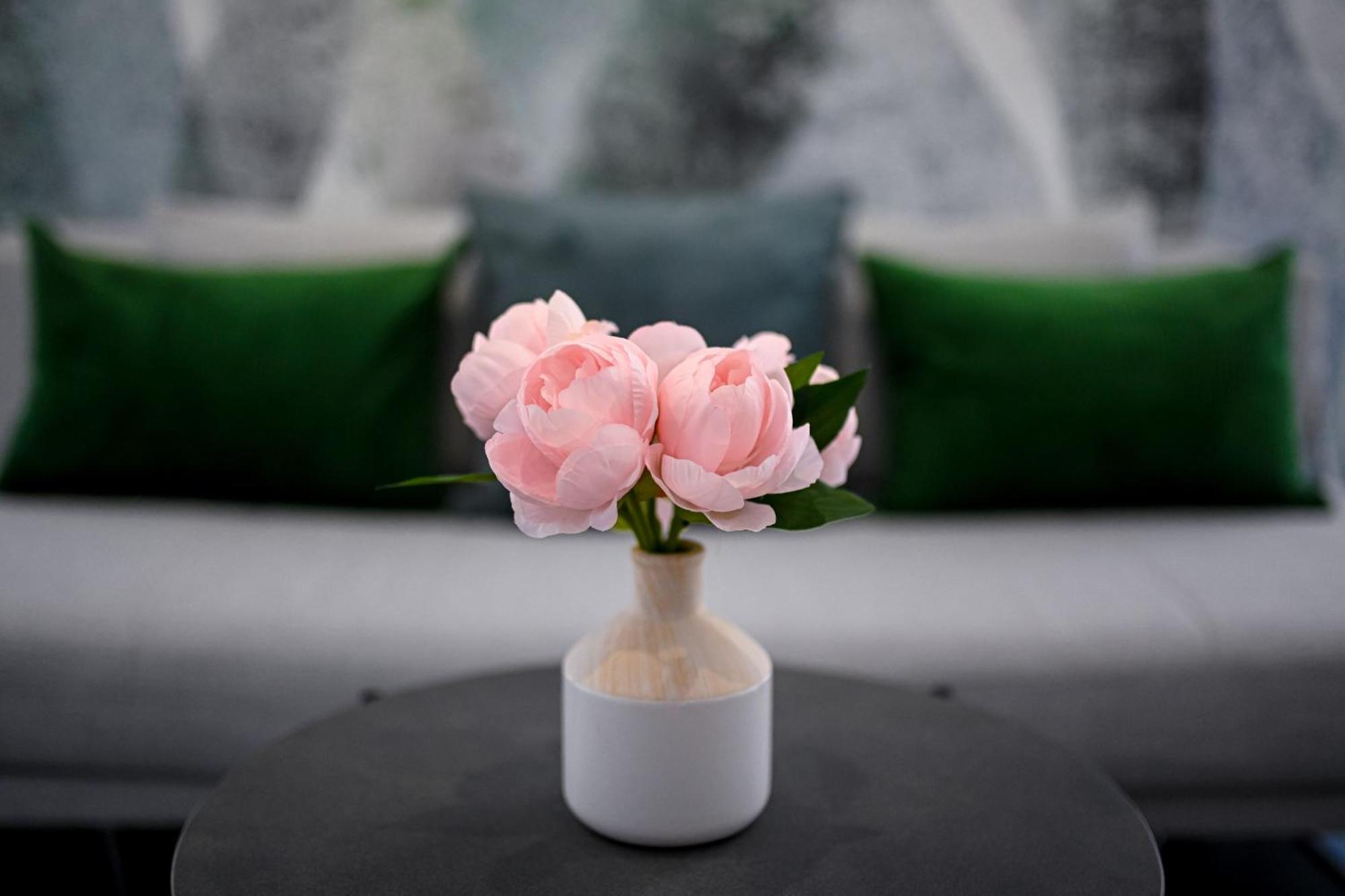 Urban Elegance - Stylish Central Accommodation Bukares Bagian luar foto