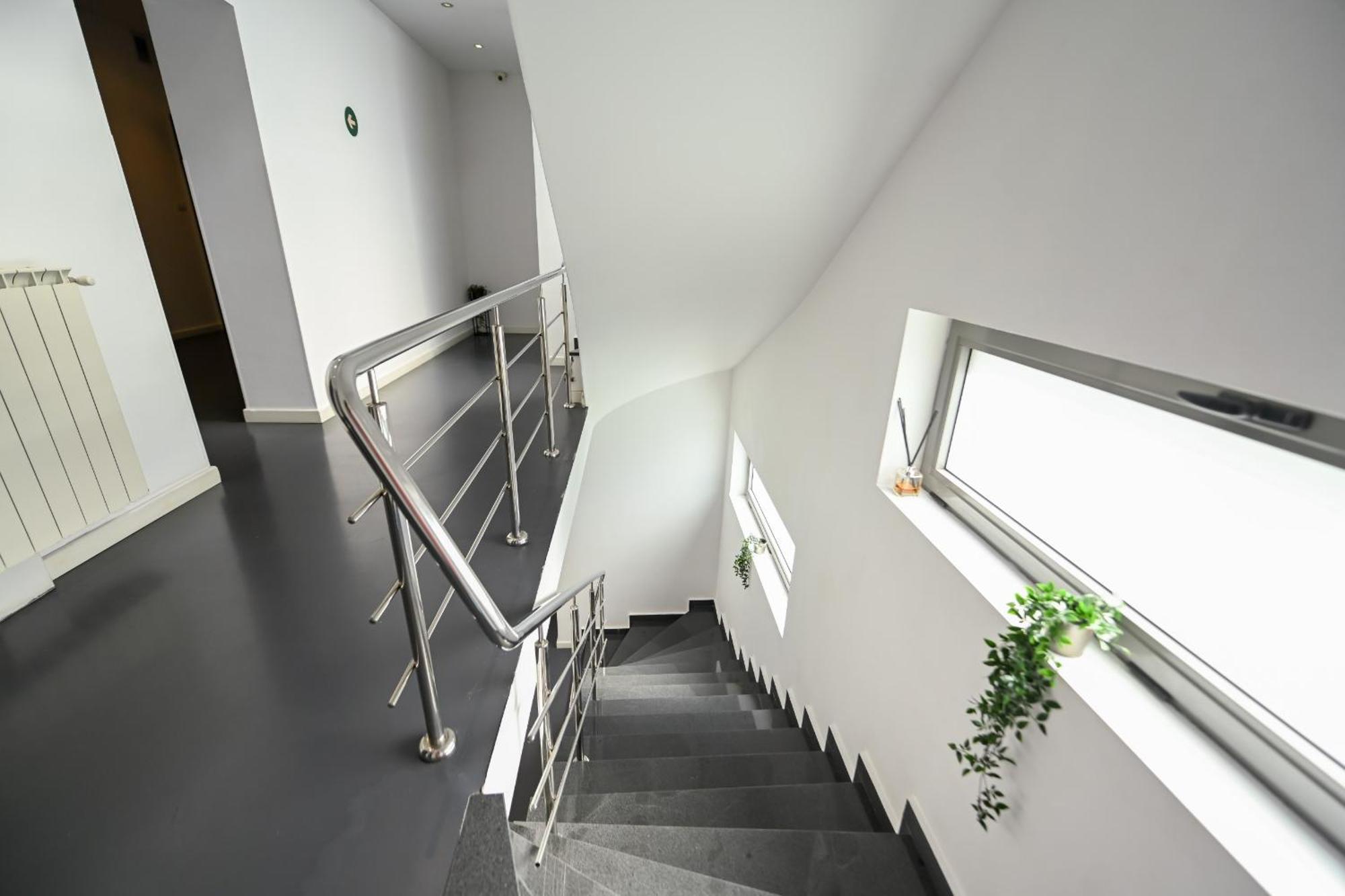 Urban Elegance - Stylish Central Accommodation Bukares Bagian luar foto