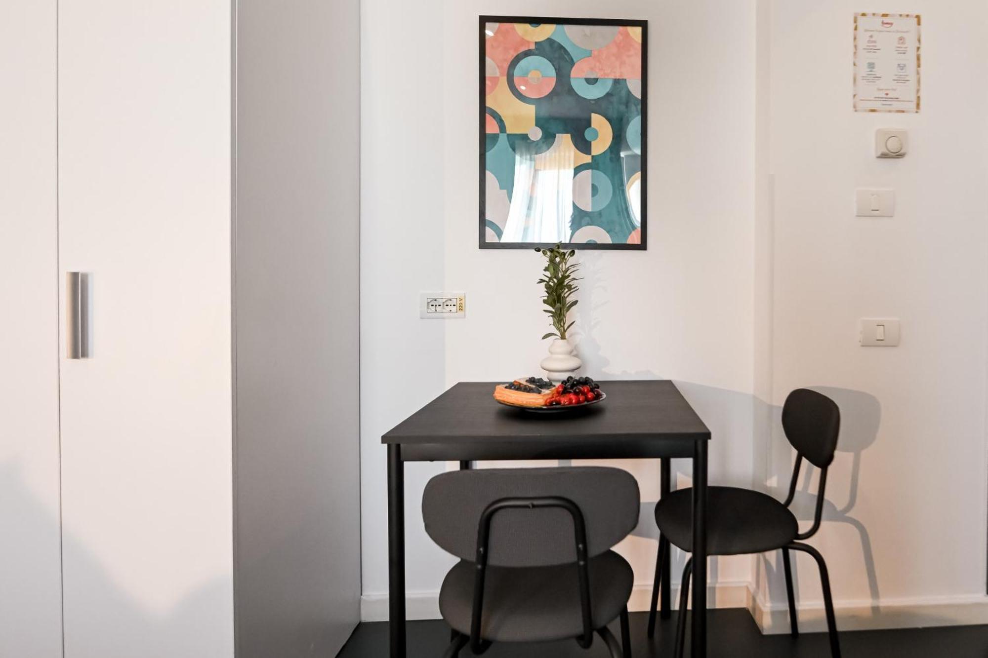 Urban Elegance - Stylish Central Accommodation Bukares Ruang foto
