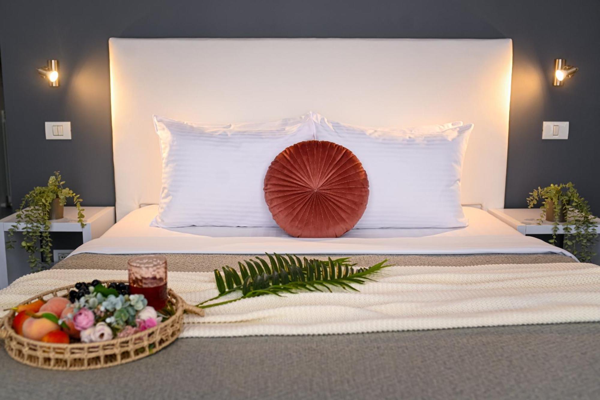 Urban Elegance - Stylish Central Accommodation Bukares Ruang foto