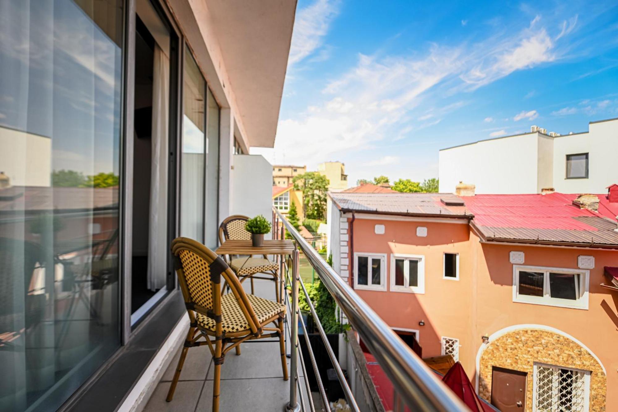 Urban Elegance - Stylish Central Accommodation Bukares Bagian luar foto