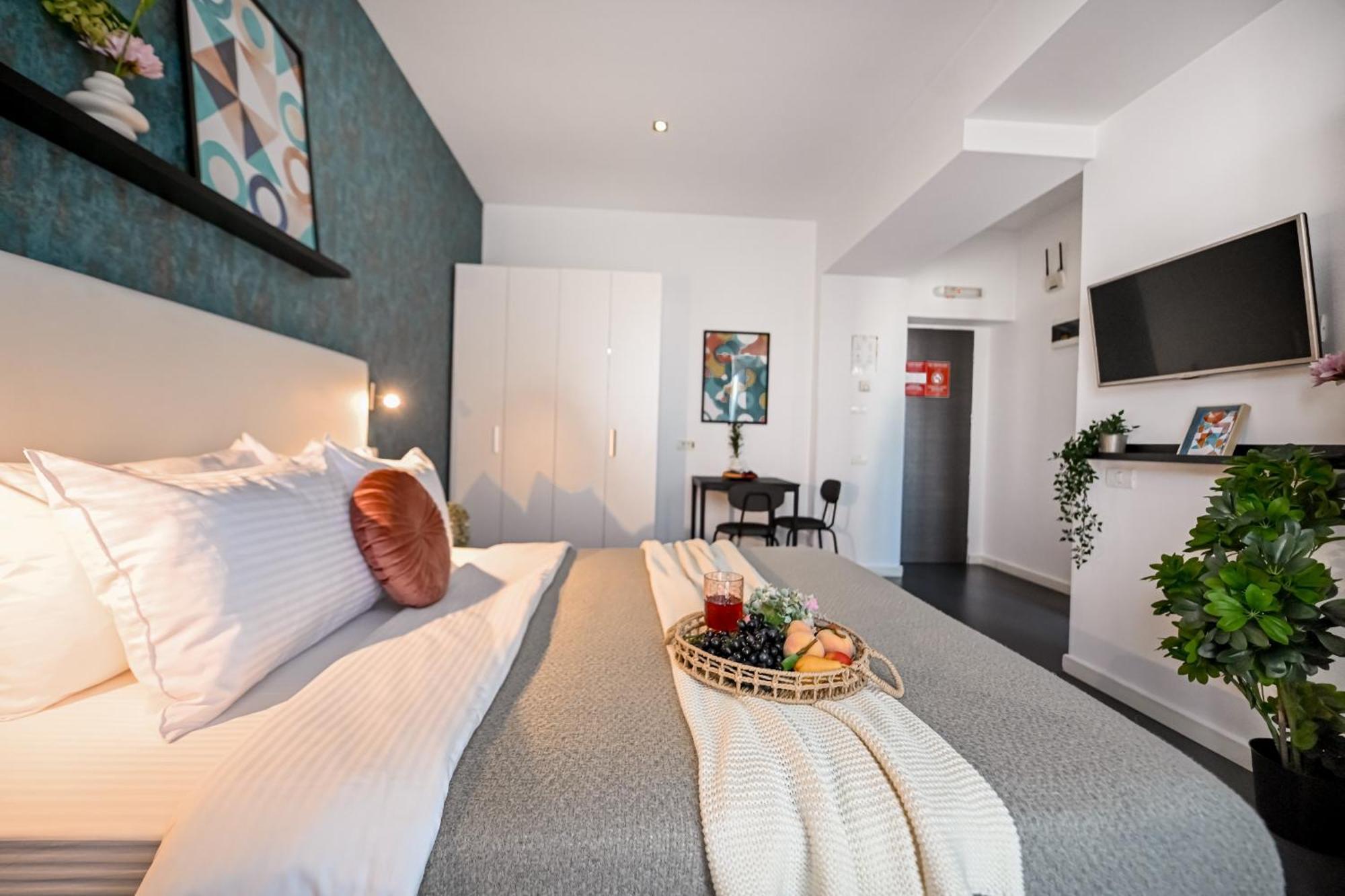 Urban Elegance - Stylish Central Accommodation Bukares Ruang foto