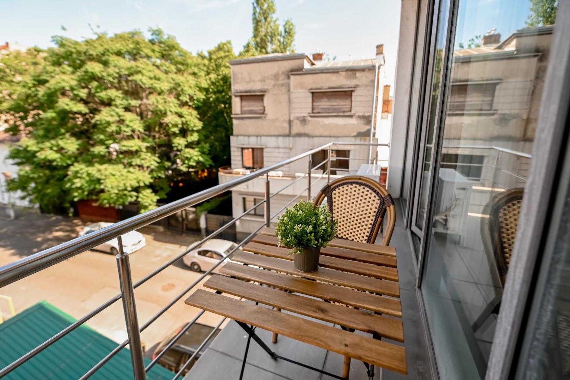 Urban Elegance - Stylish Central Accommodation Bukares Bagian luar foto