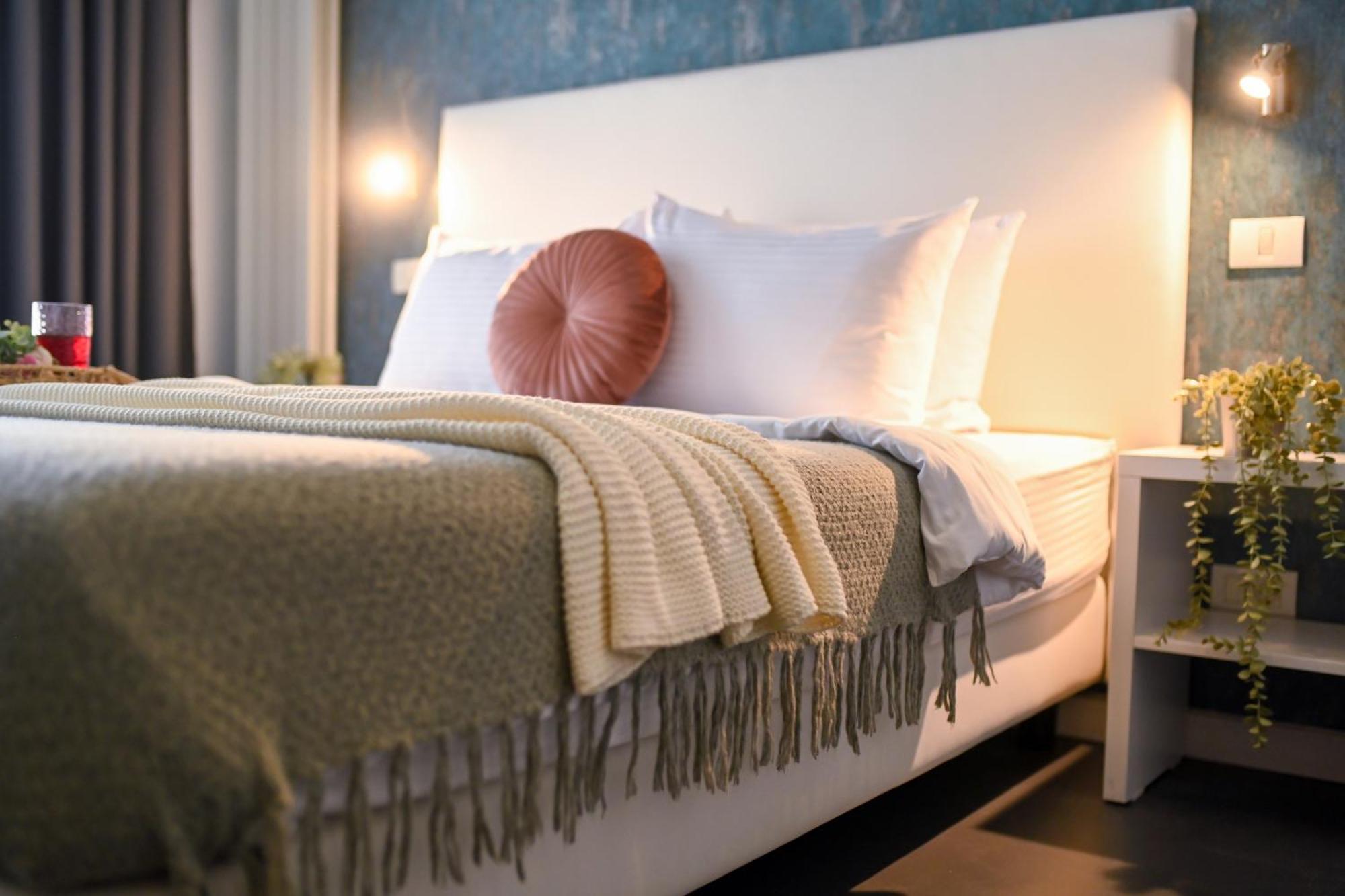 Urban Elegance - Stylish Central Accommodation Bukares Ruang foto
